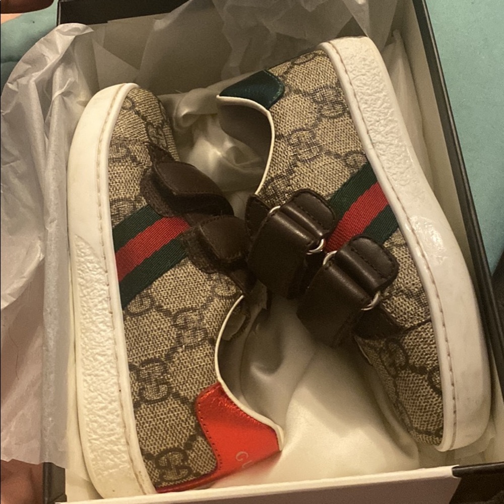 Toddler Gucci Shoes (Size 24)